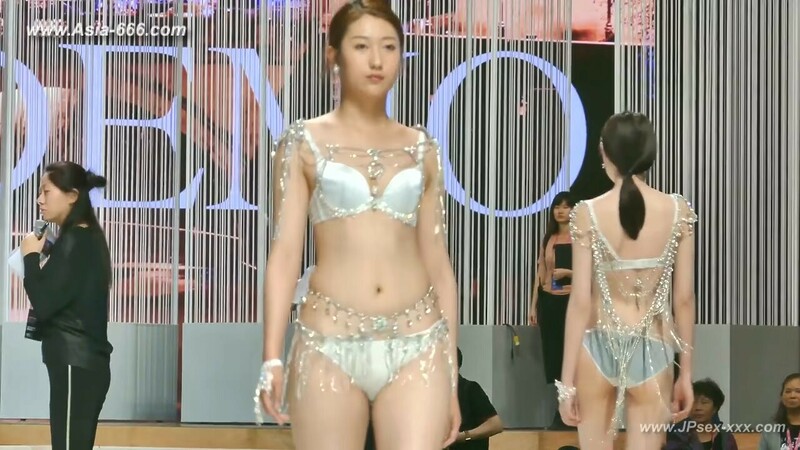 Chinese Model In Sexy Lingerie Show 19 JAVHOOT