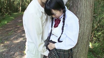 B2K1501-A school girl who can’t stand it on her way home from school and gets fucked by a park manager