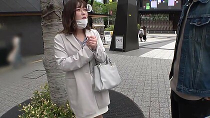 0000007_三十路の日本人女性がガン突きされるグラインド騎乗位素人ナンパ